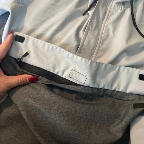 Rip Curl Hoodie Style Windbreaker - Picture 6 of 8